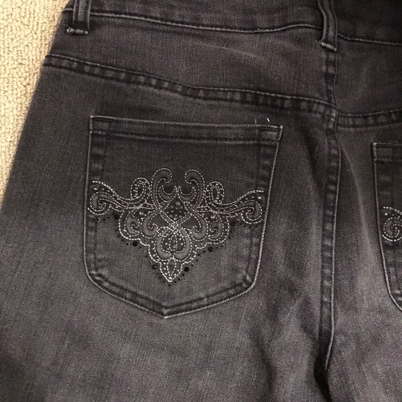 Ladies Chico’s Platinum Denim Jeans - Picture 6 of 6